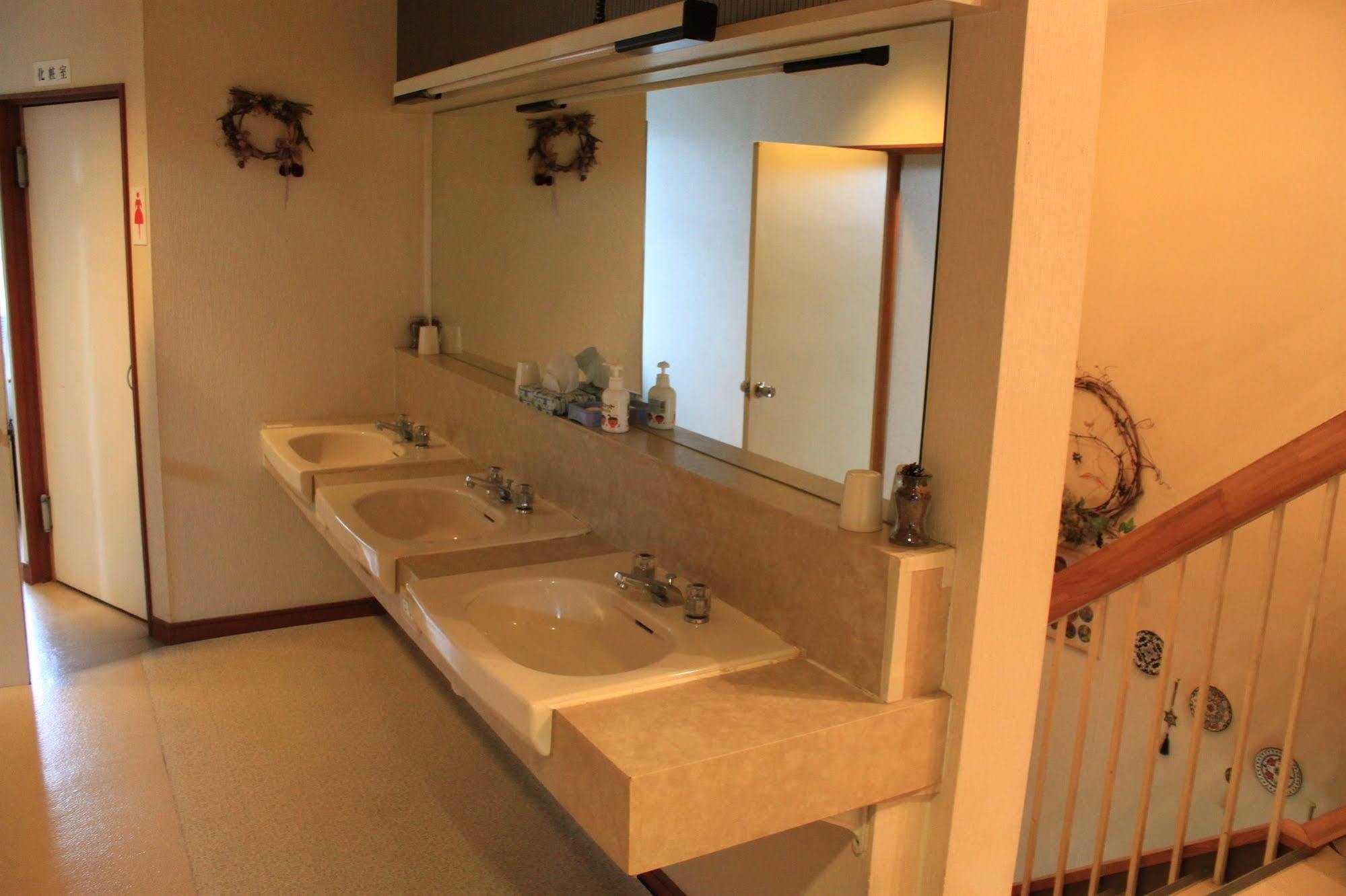 New Hakuginso Hotel NakaNakafurano Екстериор снимка