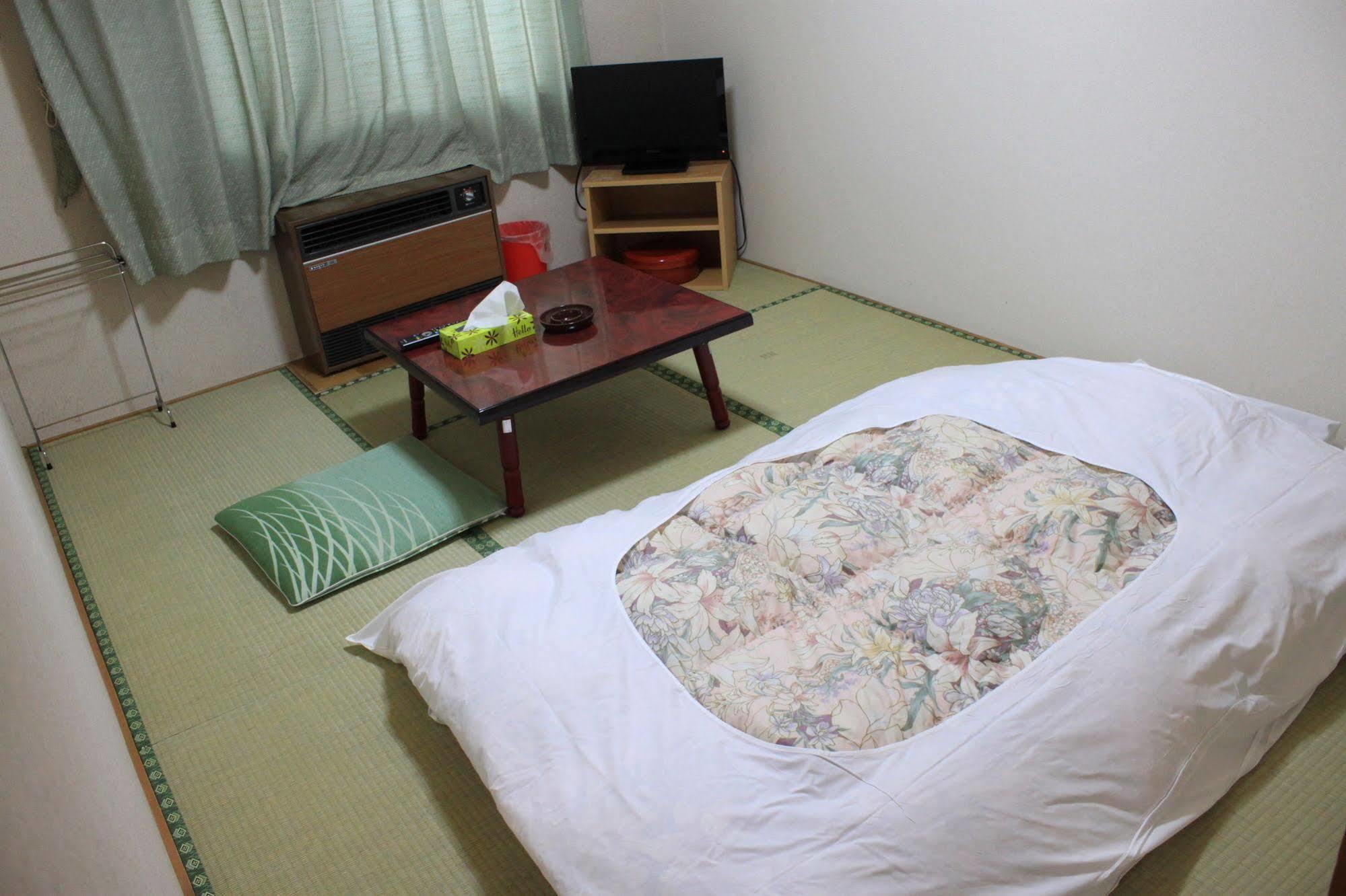 New Hakuginso Hotel NakaNakafurano Екстериор снимка